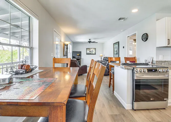 Walk To Dtwn Show Low: Townhome W/ Balcony Holiday home *
