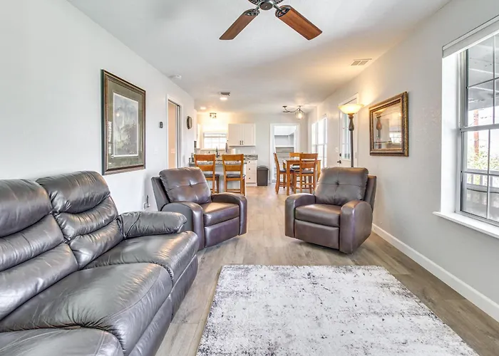 Walk To Dtwn Show Low: Townhome W/ Balcony *