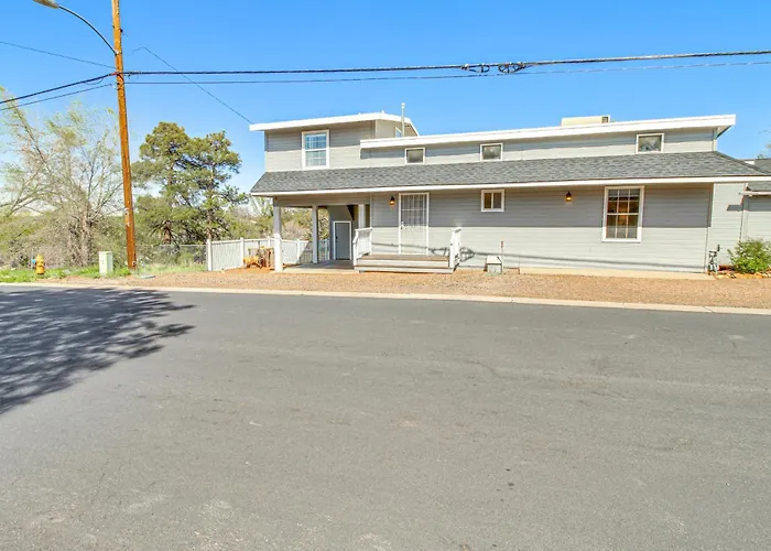 Walk To Dtwn Show Low: Townhome W/ Balcony *