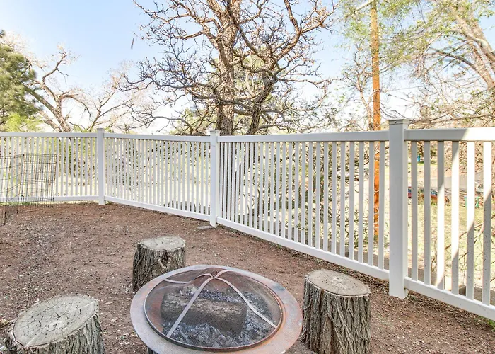 Walk To Dtwn Show Low: Townhome W/ Balcony Holiday home *