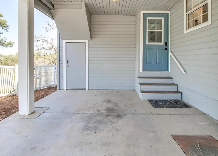Walk To Dtwn Show Low: Townhome W/ Balcony Holiday home Show Low