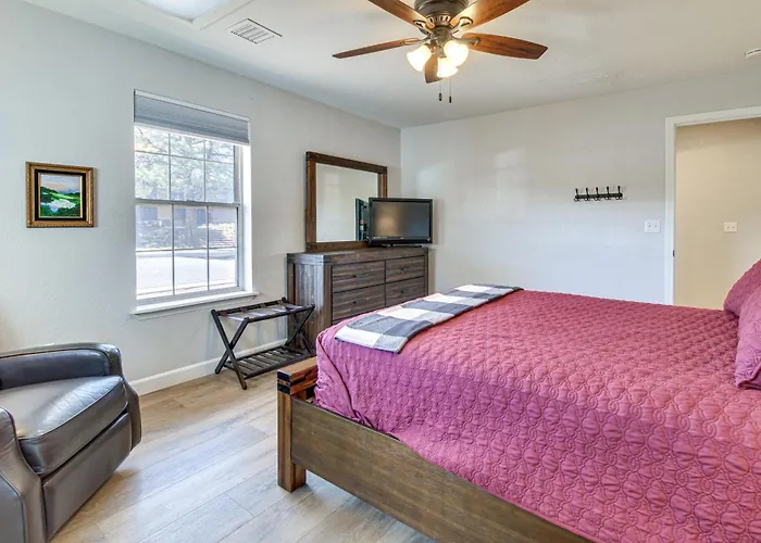 Walk To Dtwn Show Low: Townhome W/ Balcony