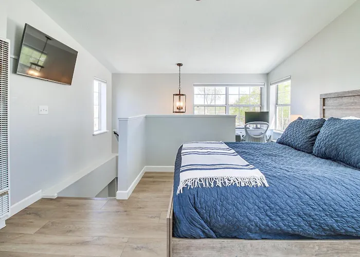 Walk To Dtwn Show Low: Townhome W/ Balcony Holiday home